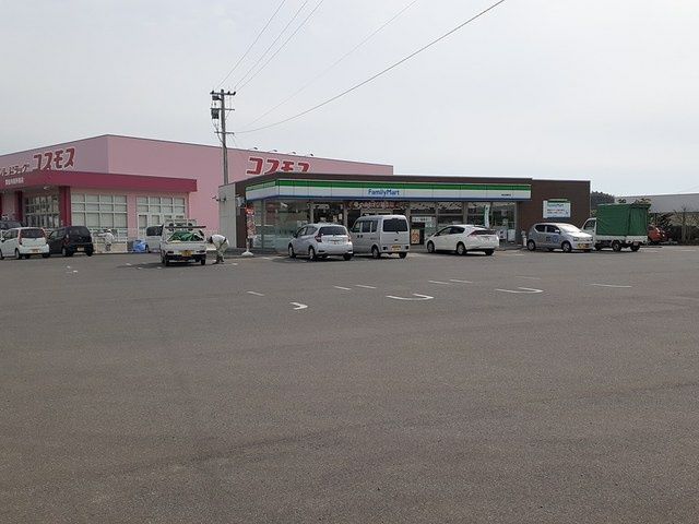 コンビニ　ファミリーマート雲仙吾妻町店（コンビニ）まで769m