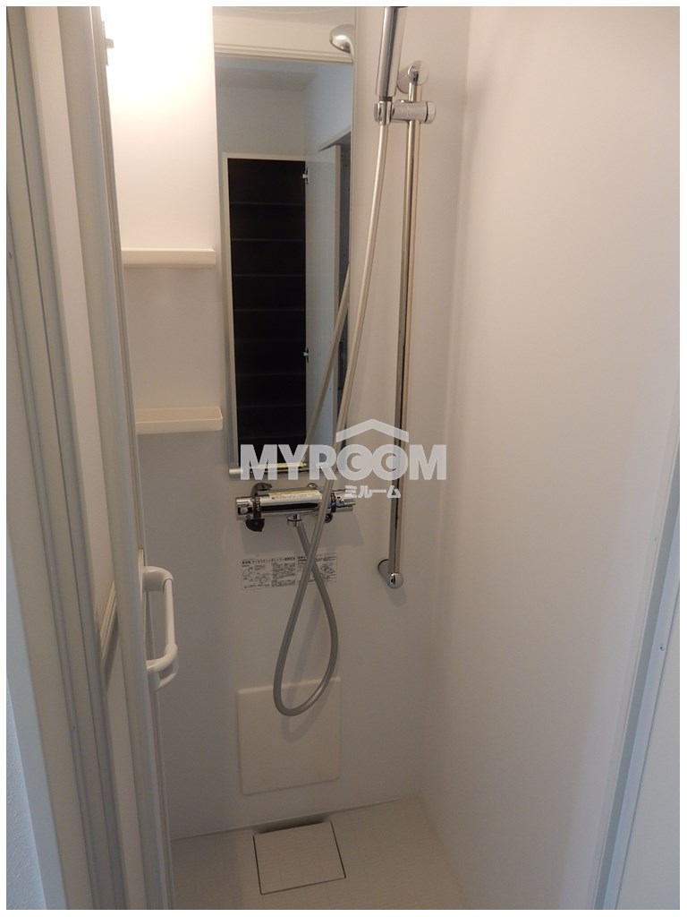 バス・シャワールーム　シャワールーム・トイレ別