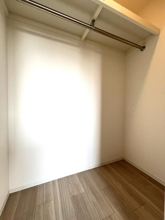 収納　洋室　ウォークインクローゼット