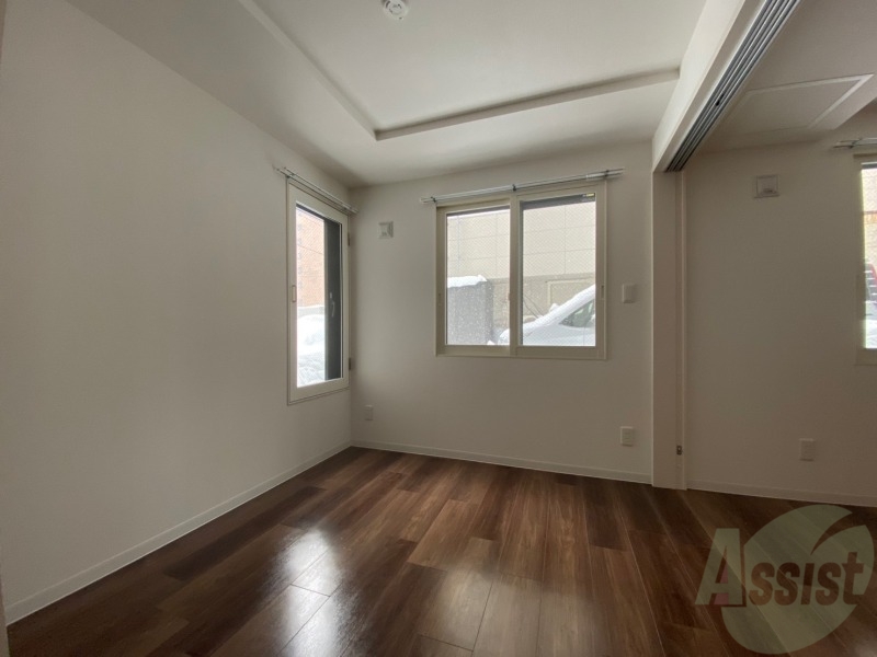 その他部屋・スペース　寝室です。二部屋をどう使うかはあなた次第です！