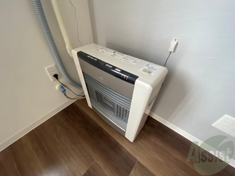 その他設備　給湯器は簡単操作で温度調整ができますよ