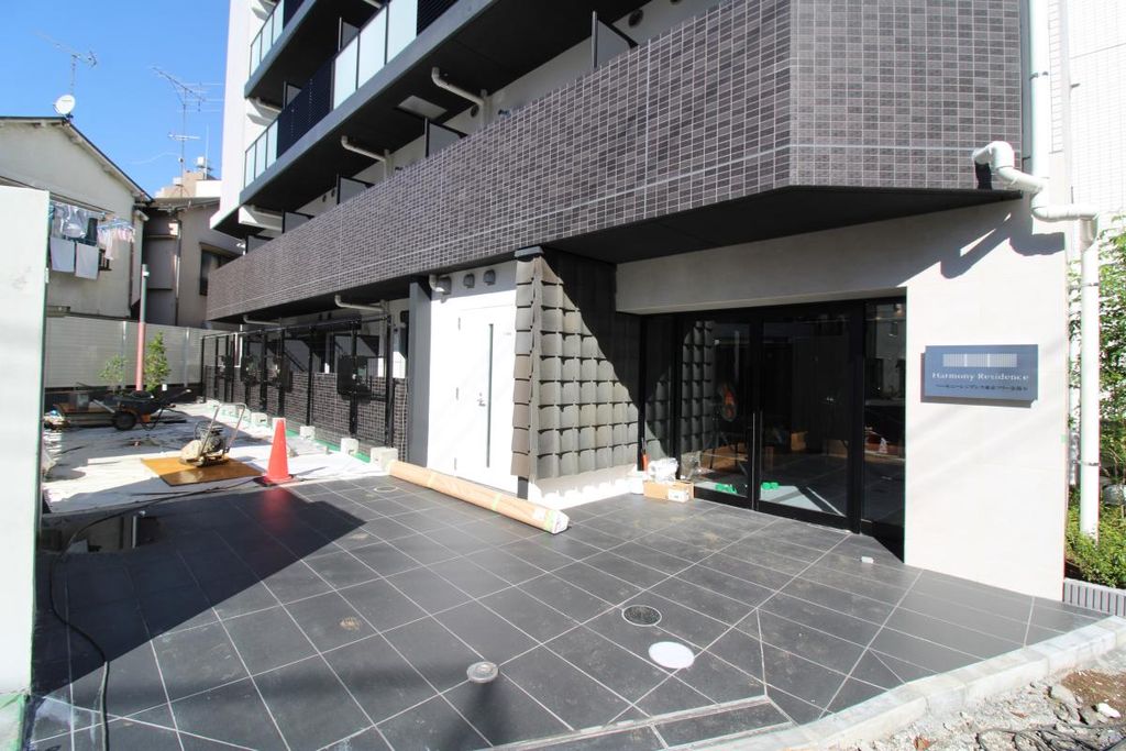 ロビー　駐車場