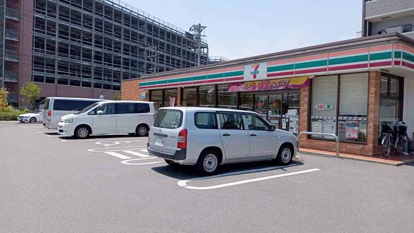 コンビニ　セブン－イレブン博多那珂６丁目店（コンビニ）まで756m