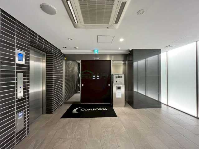 エントランス　コンフォリア東新宿ステーションフロント