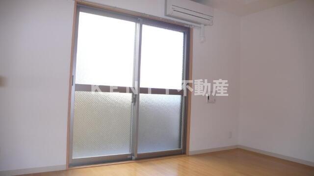 居室・リビング　こちらのリビングで趣味の時間をお楽しみください