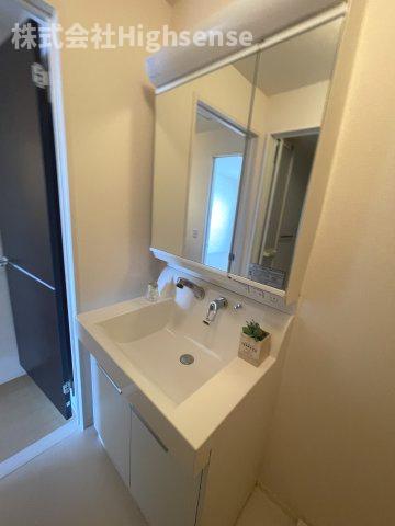 洗面設備　コンパクトで使いやすい洗面所