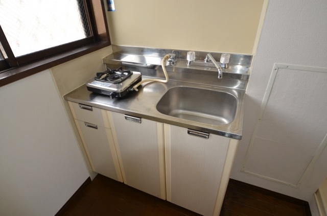 キッチン　窓付きのキッチンで換気がしやすくておすすめ！