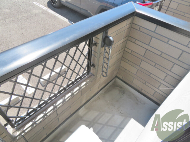 バルコニー　バルコニーはいい感じのアクセントになっていますねー。