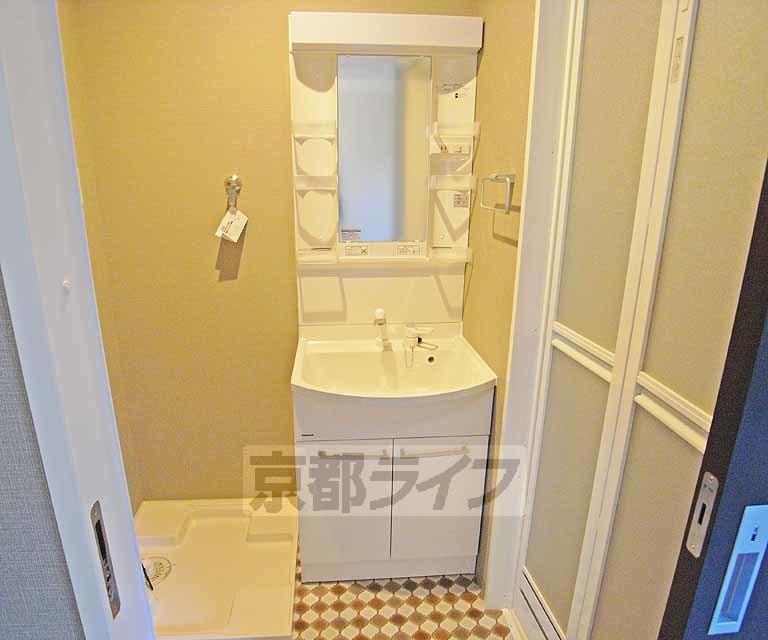 洗面設備　独立洗面台です。