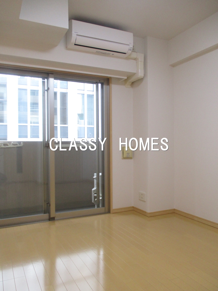 居室・リビング　2007年竣工　コンシェリア新橋：居室