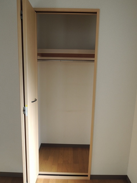 収納　パイプハンガー付クローゼット