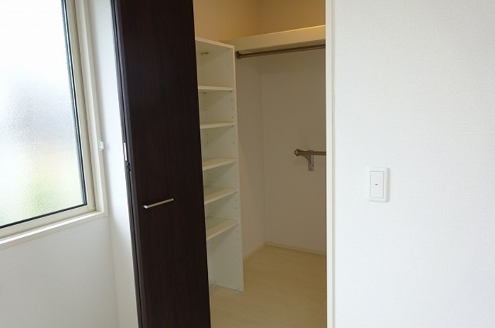 収納　ウォークインクローゼット