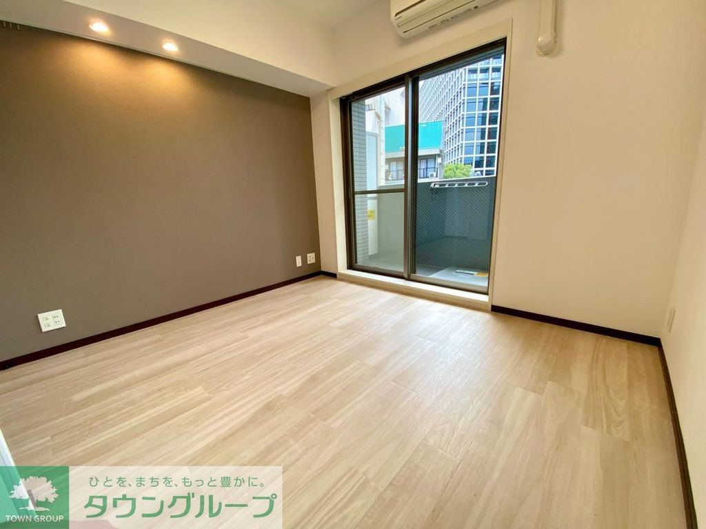 居室・リビング　南西向き日当たり良好