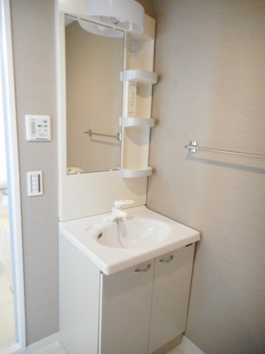 洗面設備　同タイプ506号室の参考写真