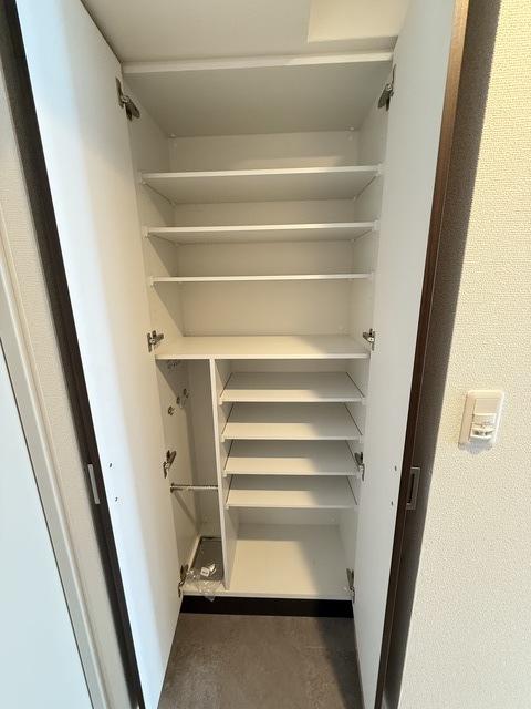 玄関　シューズボックス