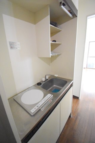 キッチン　別部屋参考写真、現況優先になります。