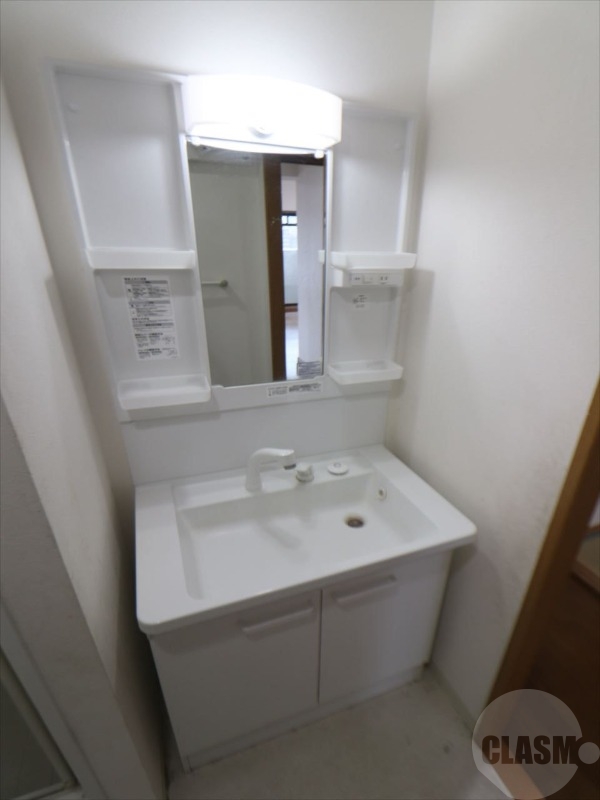 洗面設備　独立洗面化粧台付き