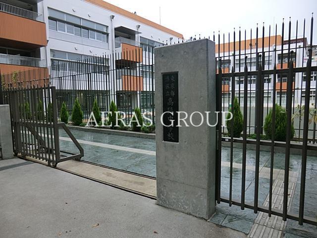 中学校　港区立六本木中学校（中学校）まで957m