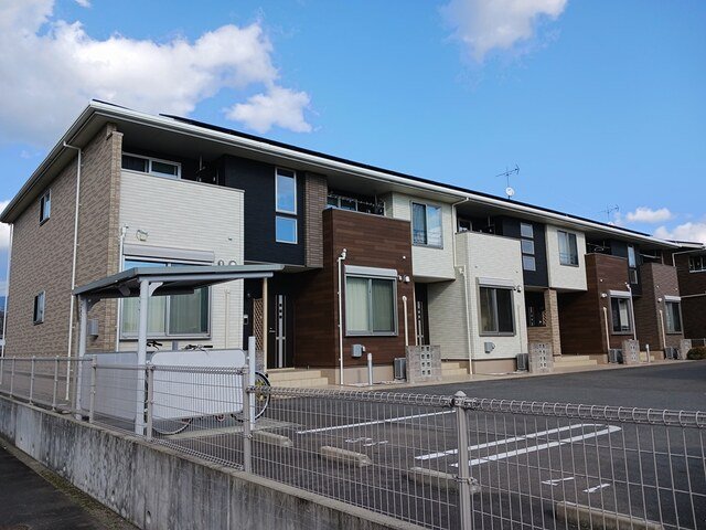 建物外観　落ち着いた雰囲気の外観です