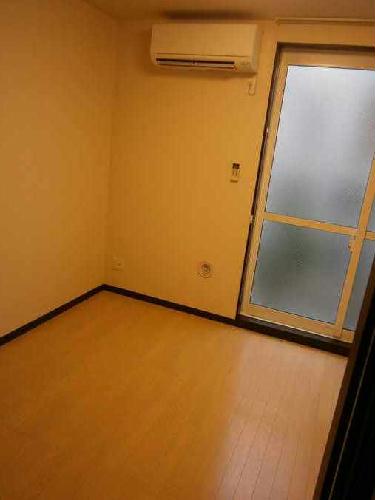 居室・リビング　1階居室　同タイプの物件になります