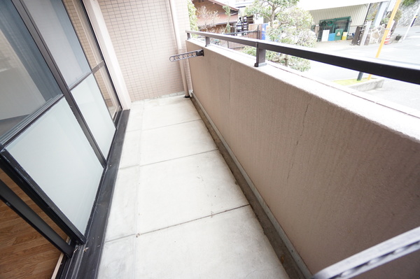 バルコニー　写真は１０１号室