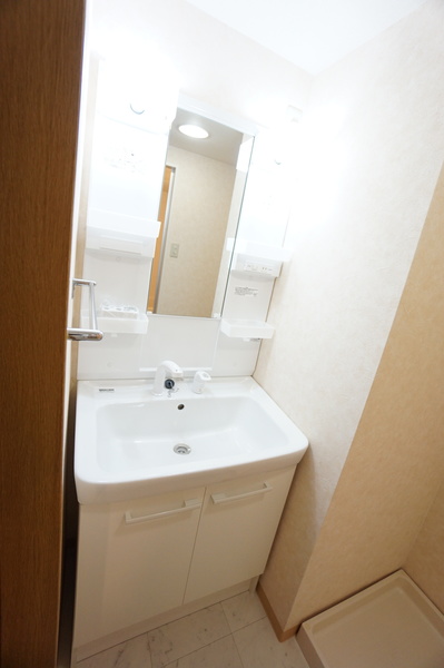 洗面設備　写真は１０１号室