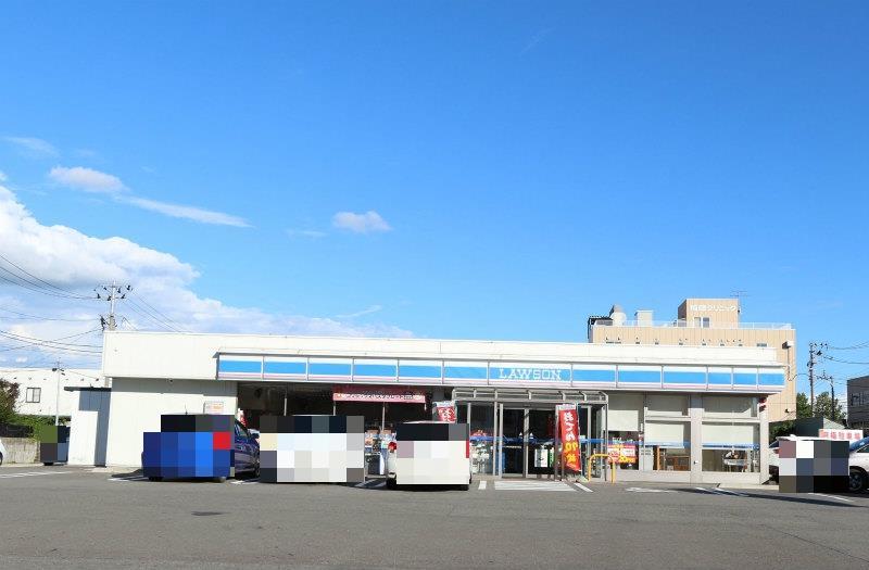 コンビニ　ローソン秋田南通亀の町店（コンビニ）まで470m