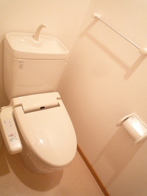 トイレ　温水洗浄暖房便座