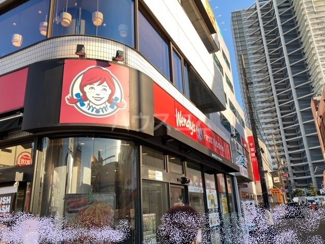 飲食店　ウェンディーズ・ファーストキッチン 稲毛駅前店（飲食店）まで363m