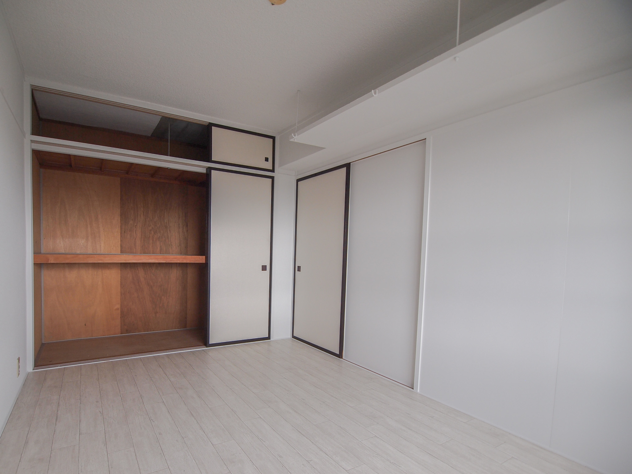 収納　※同物件同タイプ画像　反転あり