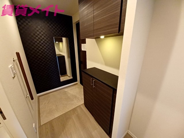 玄関　同タイプの画像です