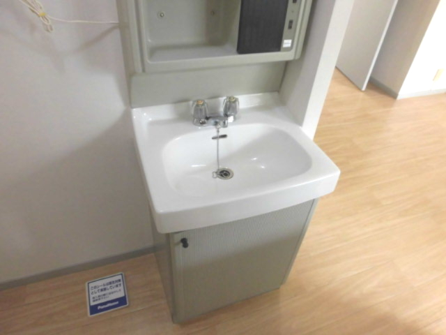 洗面設備　独立洗面台で身支度快適