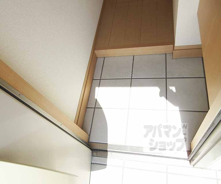 玄関　広々した玄関です。