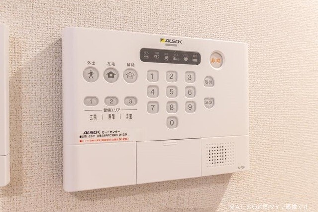 セキュリティ　＊ニューデフィIIIシリーズと同タイプのお部屋です。