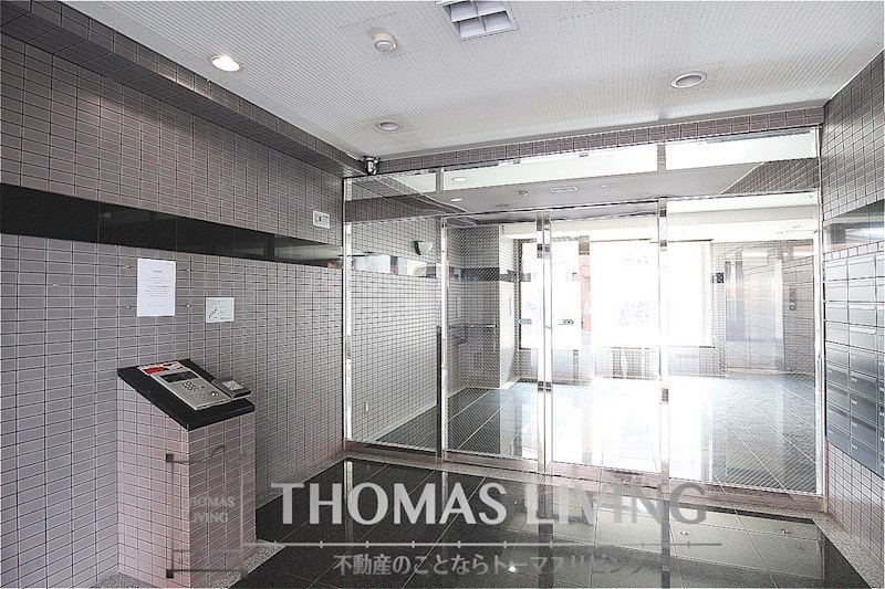 エントランス　安心と安全のオートロックです。