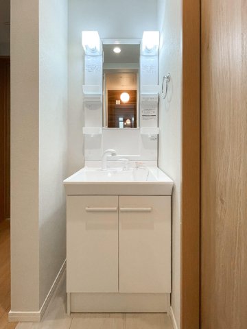 洗面設備　コンパクトで使いやすい洗面所