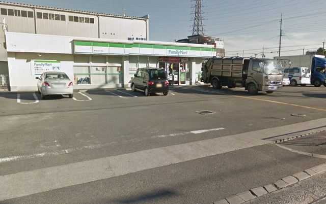 コンビニ　ファミリーマート鳥飼上四丁目店（コンビニ）まで419m