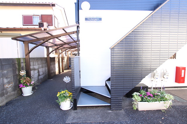 エントランス　建物入り口！