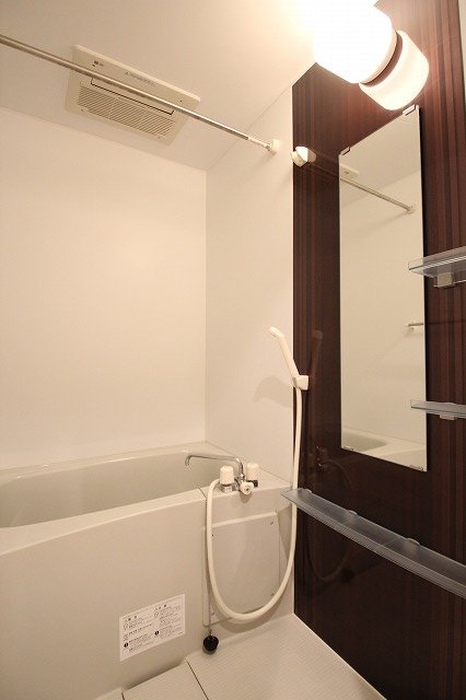 バス・シャワールーム　同物件別号室のものです。