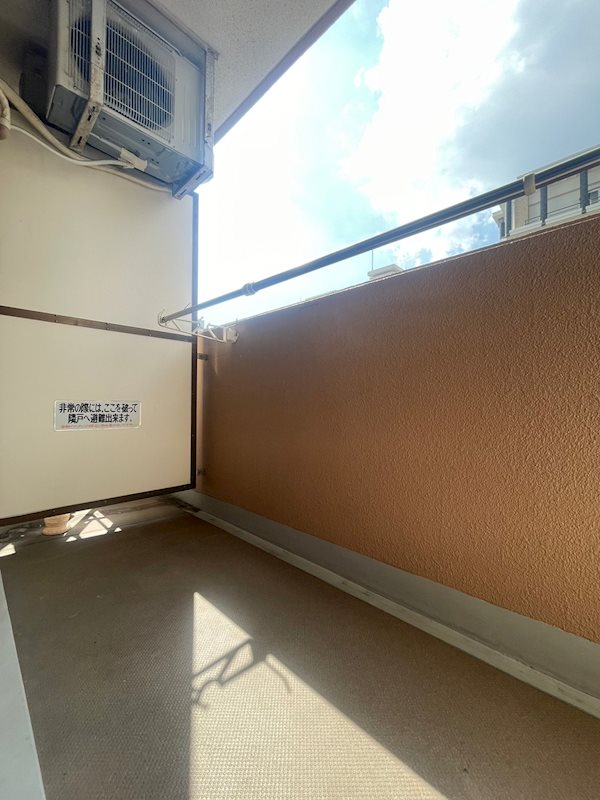 バルコニー　お洗濯にも便利なバルコニー付き