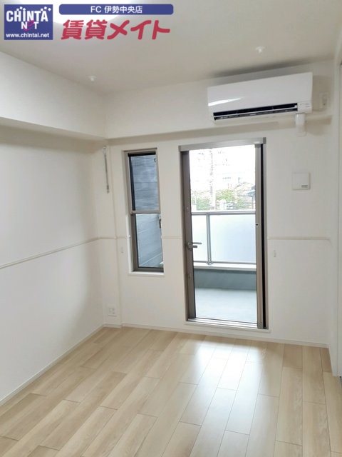 居室・リビング　同タイプの部屋写真です。