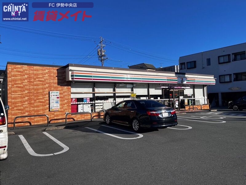 コンビニ　セブンイレブン伊勢市曽祢2丁目店（コンビニ）まで161m