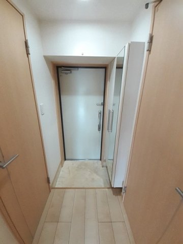 玄関　収納もある玄関です