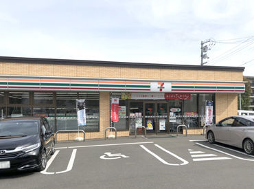 コンビニ　セブンイレブン札幌八軒1条東1丁目店（コンビニ）まで430m