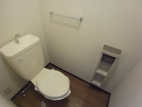 トイレ　まだまだきれいです