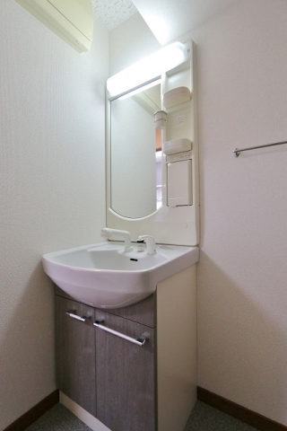 洗面設備　独立洗面台は嬉しいですね