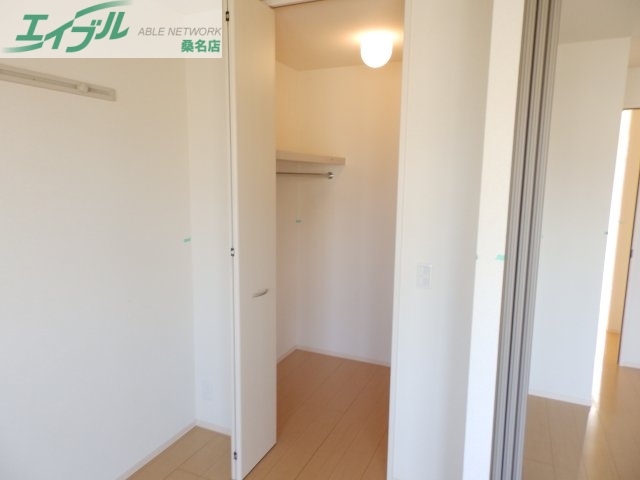 収納　同型参考写真