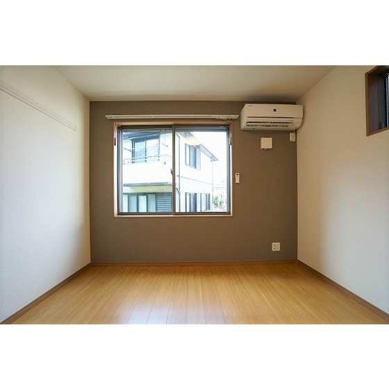 居室・リビング　こちらの居間で趣味の時間をお楽しみください