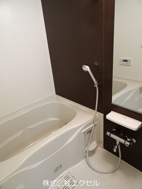 バス・シャワールーム　追い炊き機能付きです。