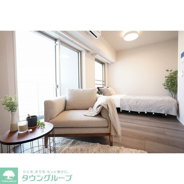 居室・リビング　家具/調度品に関しては配置例を示したもので実際の賃貸には含…